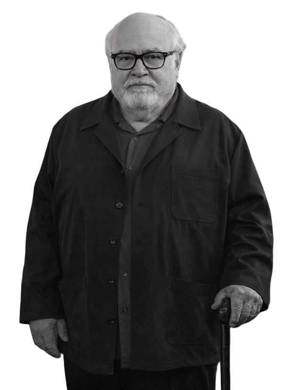 Jumanji Open World 2026 Danny DeVito Black Coat