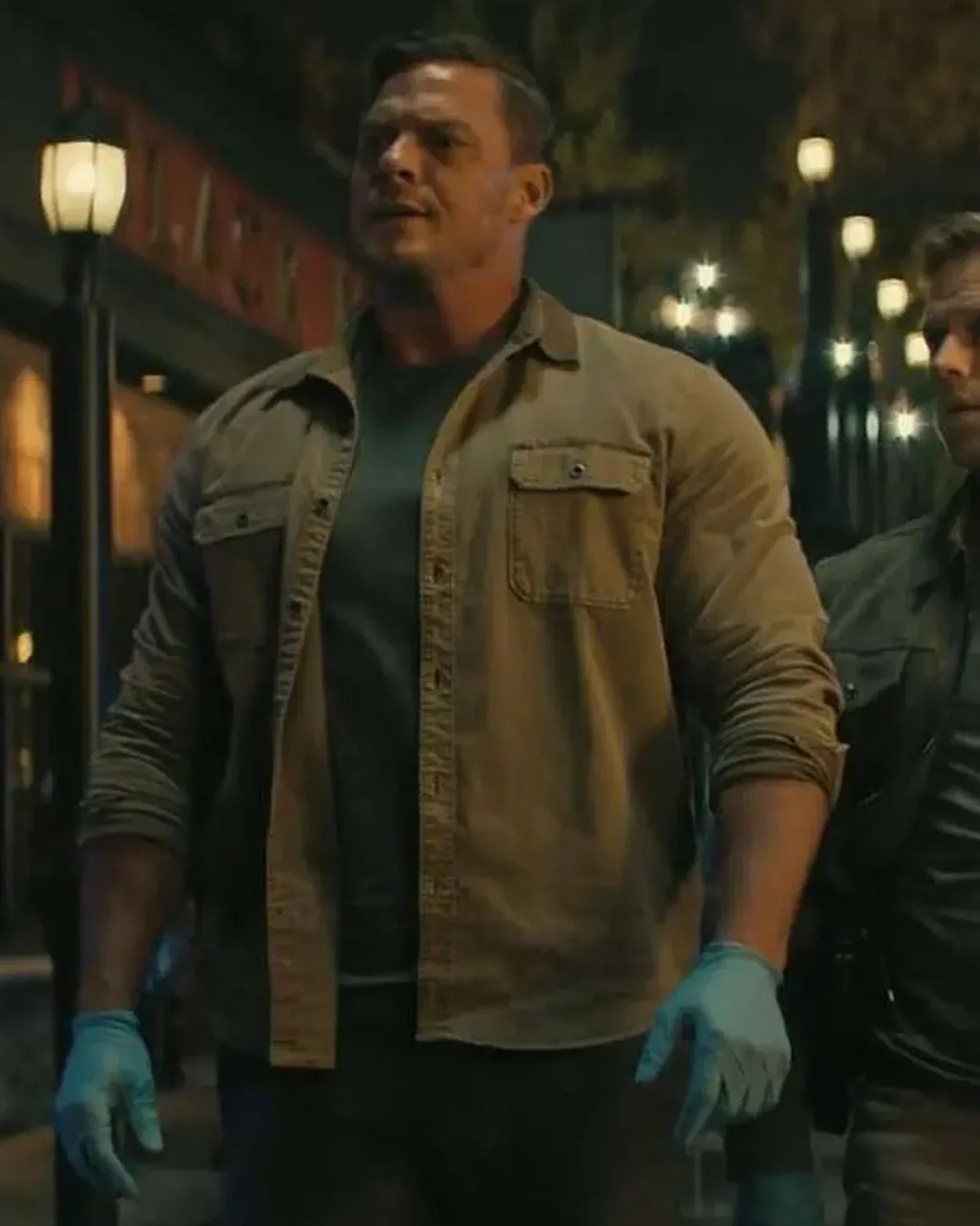 Reacher-S02-Jack-Reacher-Brown-Jacket